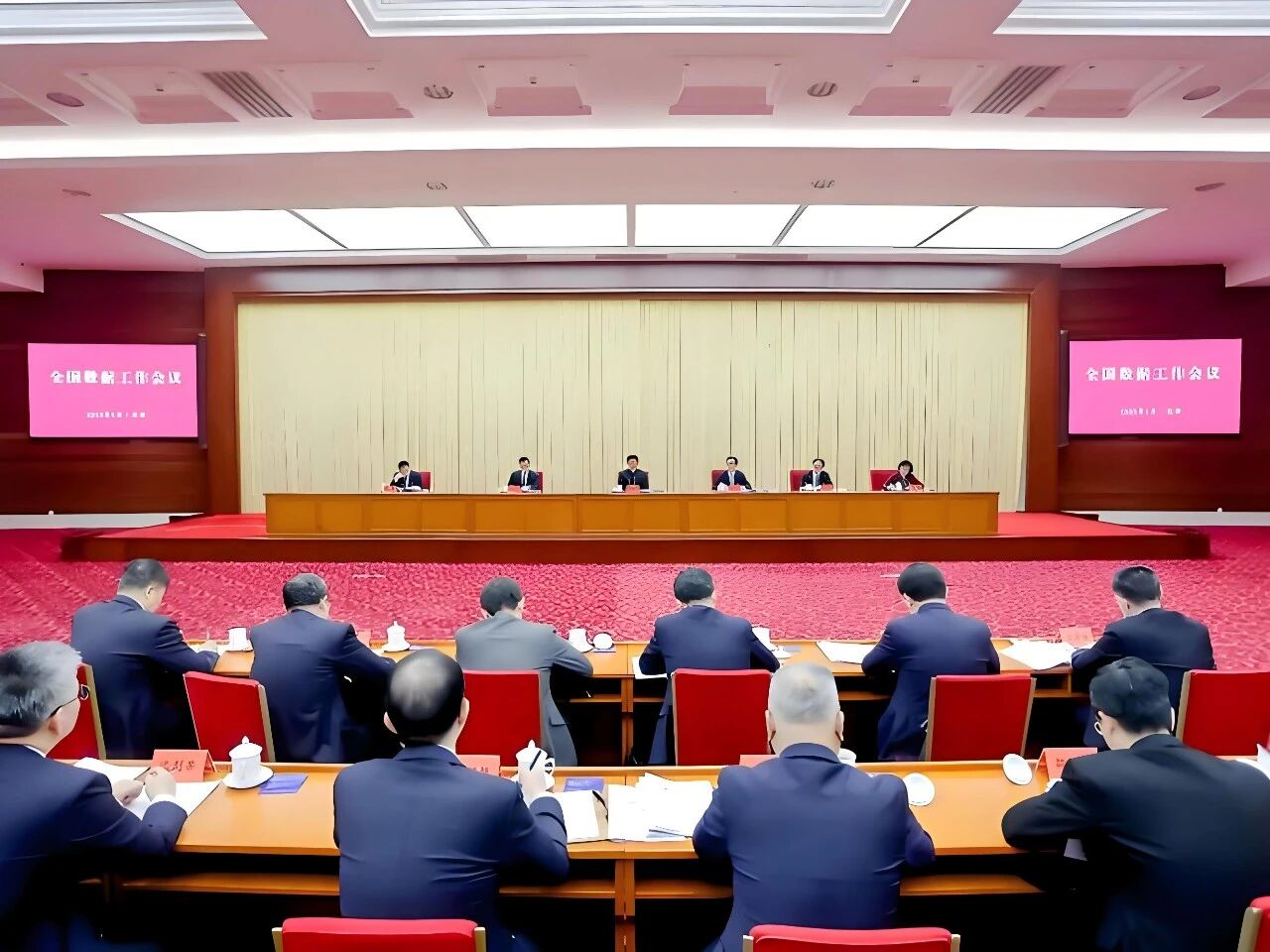 国投智能全力下注AI转型(图2)