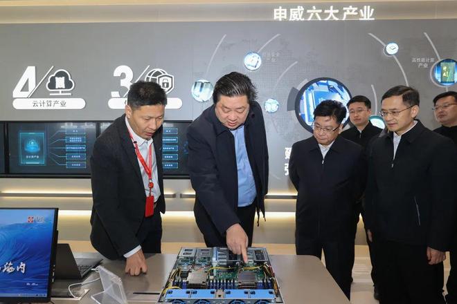 赵建军赴滨湖区开展“抓项目扩投资强产业”专题调研(图1)